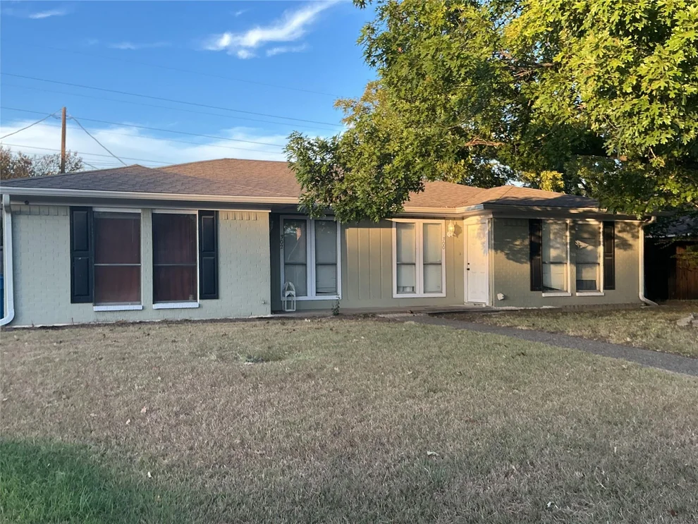 Unit for sale at 300-302 Northwood Boulevard, Corsicana, TX 75110