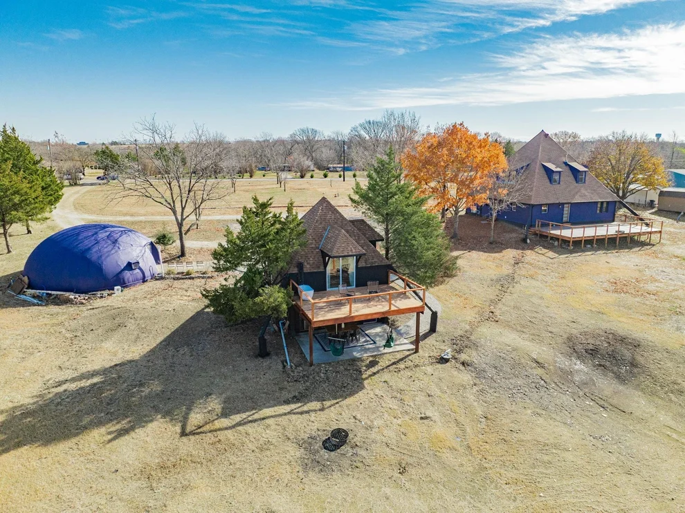 Unit for sale at 691 Bear Road, Van Alstyne, TX 75495