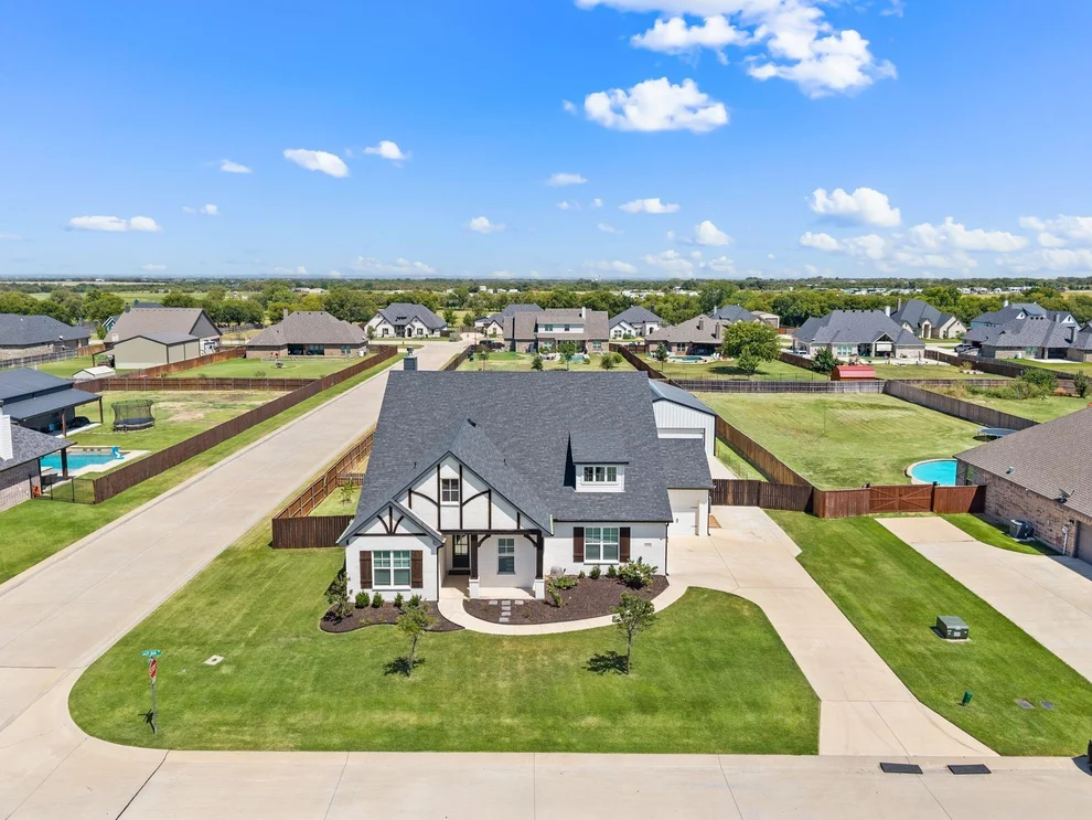 Unit for sale at 8908 Lazy Oak Drive, Justin, TX 76247