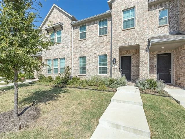 Unit for sale at 1521 Wittington Place, Farmers Branch, TX 75234