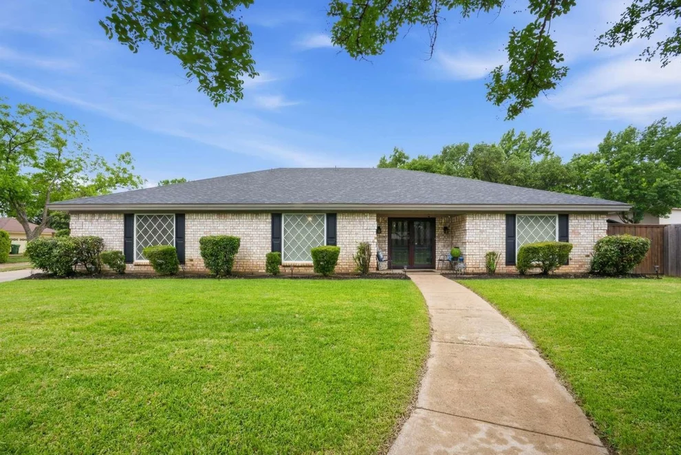 Unit for sale at 1705 Louella Court, Hurst, TX 76054