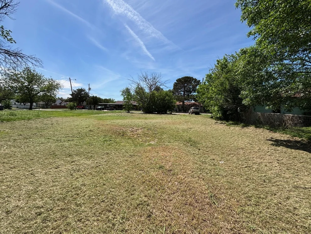 Unit for sale at 1025 Hirschi Lane, Wichita Falls, TX 76306