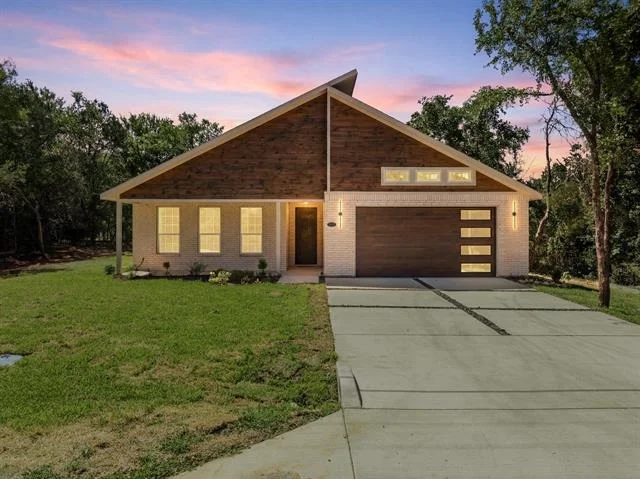 Unit for sale at 24113 Stonewood Drive, Whitney, TX 76692