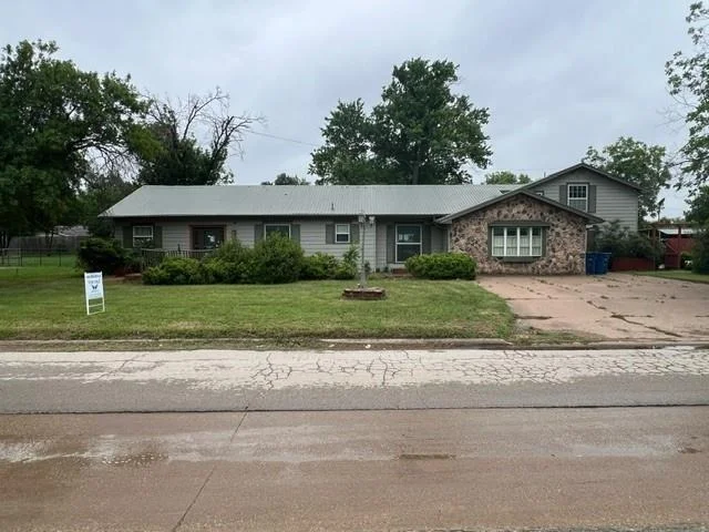 Unit for sale at 1305 W Elliott Street, Breckenridge, TX 76424