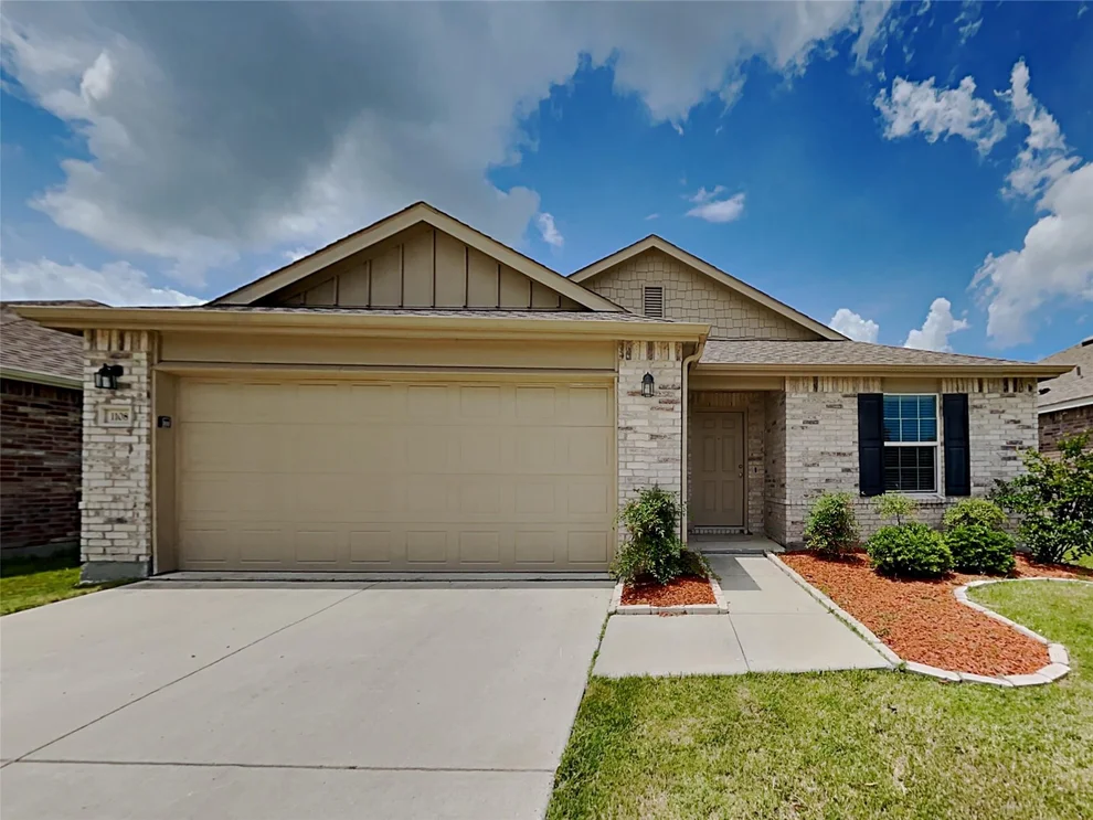Unit for sale at 1108 Hickory Bend Lane, Fort Worth, TX 76108