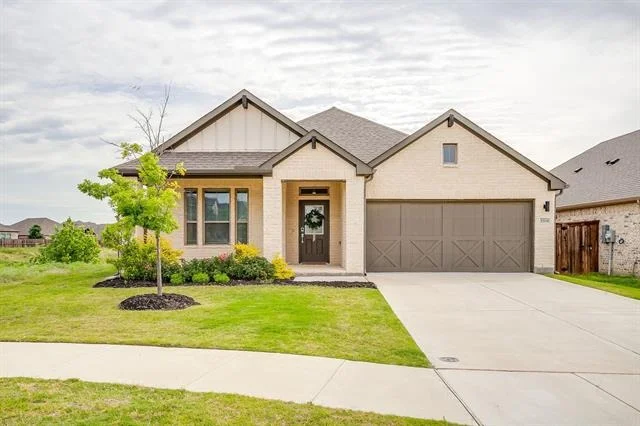 Unit for sale at 5709 Freeport Lane, Fort Worth, TX 76126