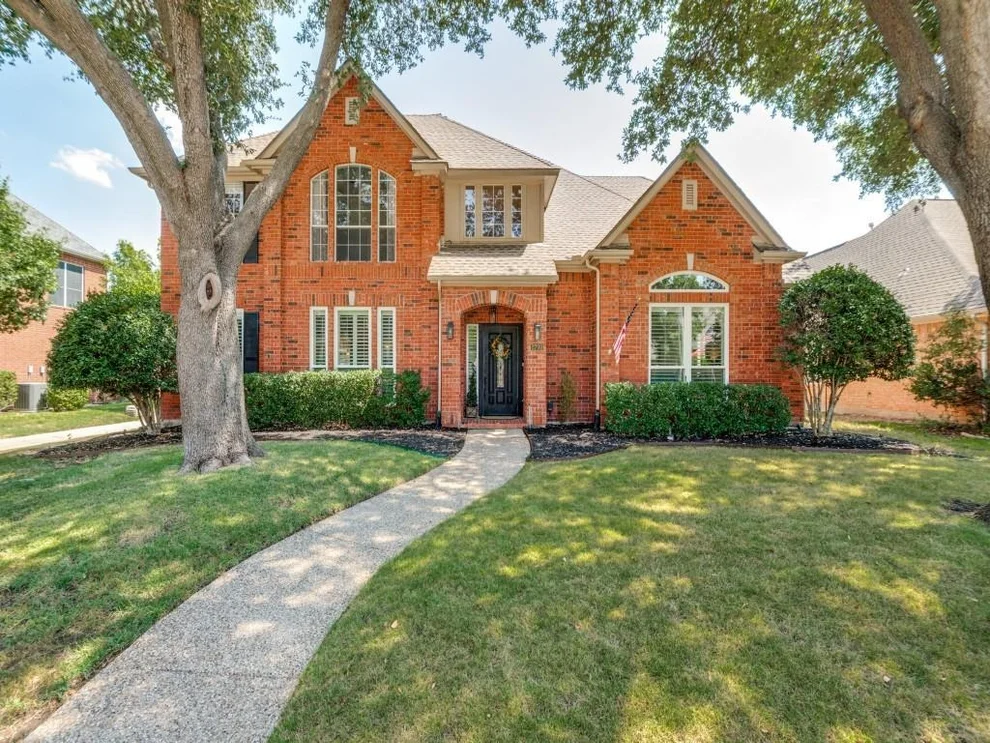 Unit for sale at 2700 Meadow Hills Lane, Plano, TX 75093