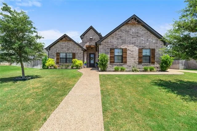 Unit for sale at 932 Gallant Fox Road, Hewitt, TX 76643