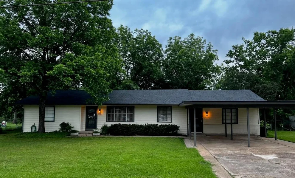 Unit for sale at 522 E Kempner Street, Mabank, TX 75147