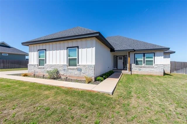 Unit for sale at 118 Corbyn Circle, Tuscola, TX 79562