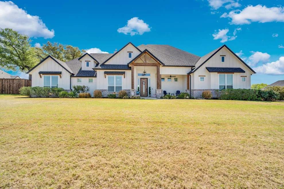 Unit for sale at 450 Dove Meadow Trail, Waxahachie, TX 75167