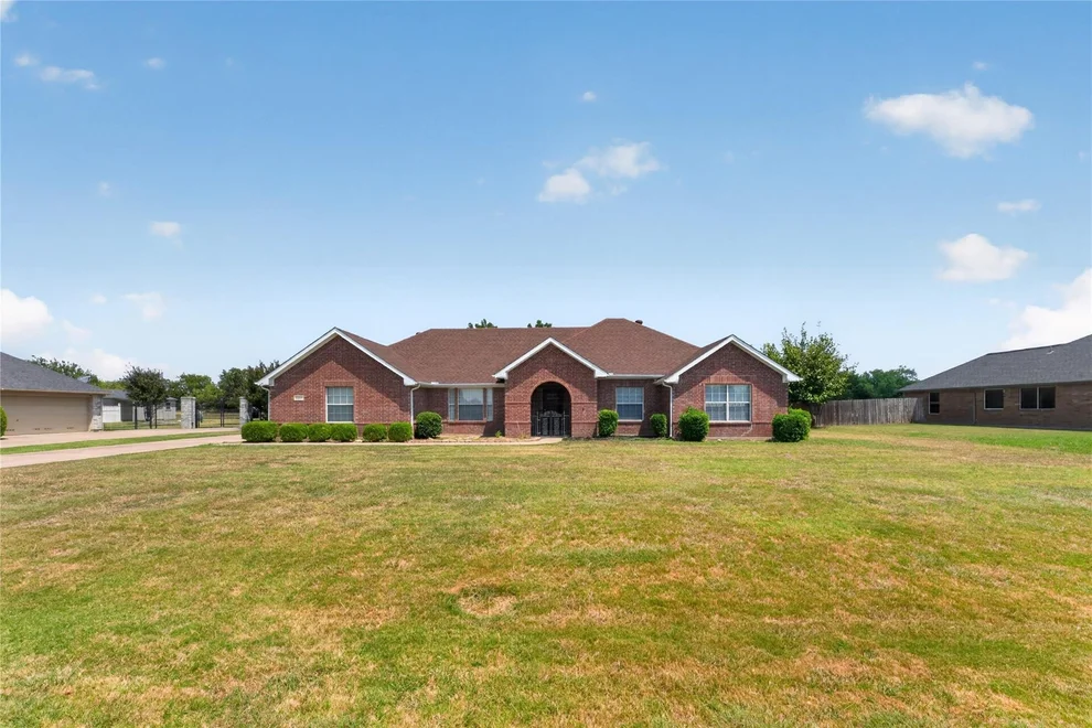 Unit for sale at 10257 E Rancho Diego Lane, Fort Worth, TX 76036