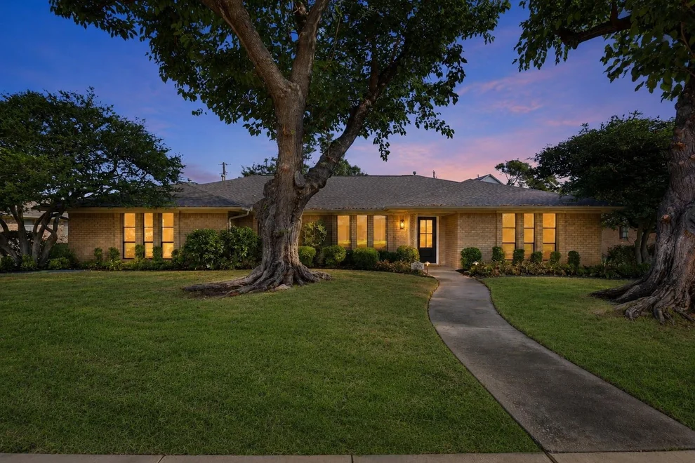Unit for sale at 1905 Midcrest Drive, Plano, TX 75075