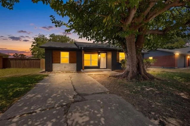 Unit for sale at 1313 Crockett Street, Garland, TX 75040