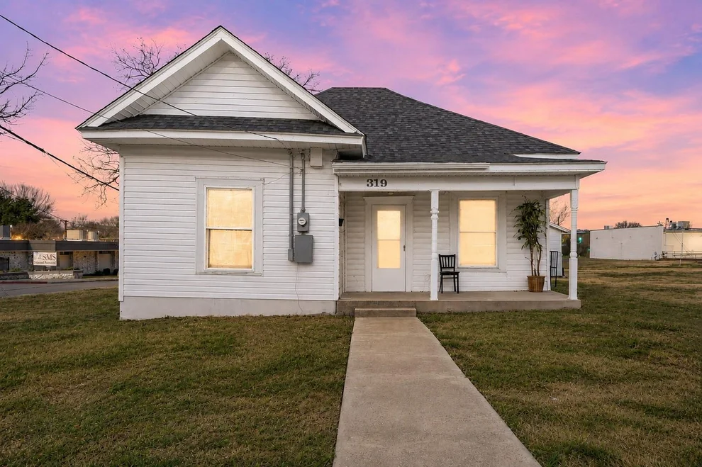 Unit for sale at 319 Mckinney Street, Mesquite, TX 75149