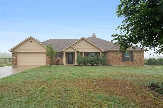 Unit for sale at 7207 Veal Station Road, Weatherford, TX 76085