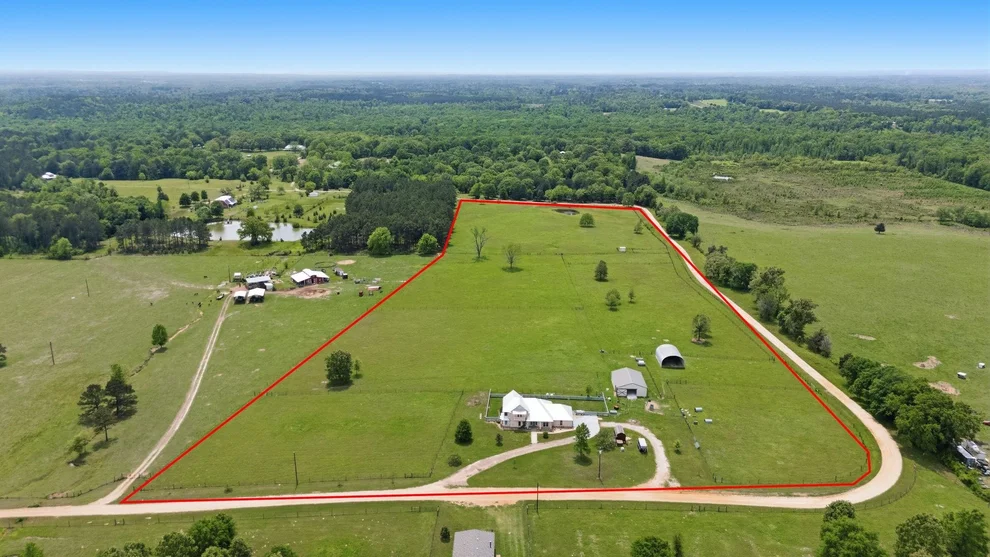 Unit for sale at 219 W Twin Creeks Trail, Troup, TX 75789
