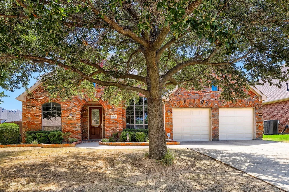 Unit for sale at 6919 Navigation Drive, Grand Prairie, TX 75054