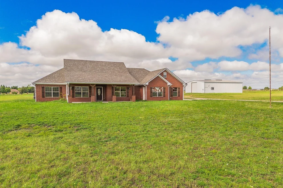 Unit for sale at 117 Wagon Wheel Circle, Leonard, TX 75452