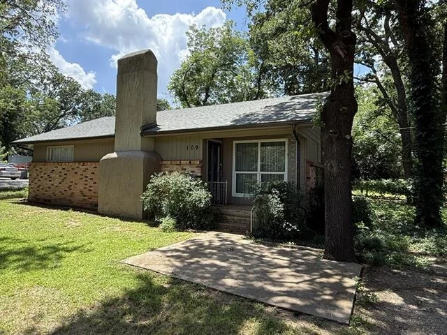 Unit for sale at 109 Churchill Lane, Pottsboro, TX 75076