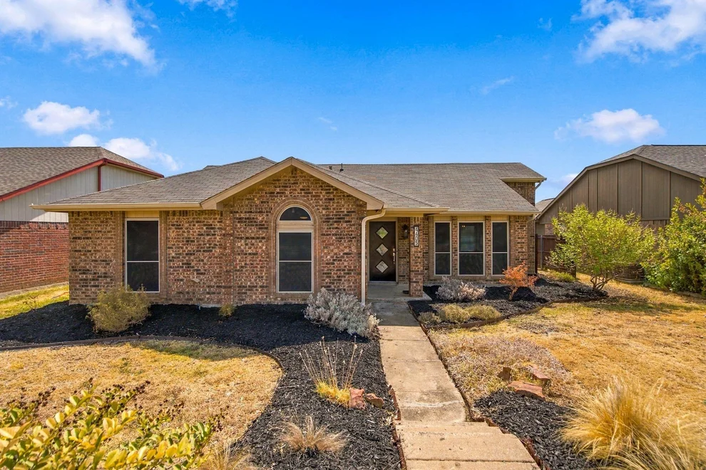 Unit for sale at 4405 Queen Circle, The Colony, TX 75056