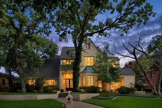 Unit for sale at 2410 GREEN PARK Drive, Arlington, TX 76017