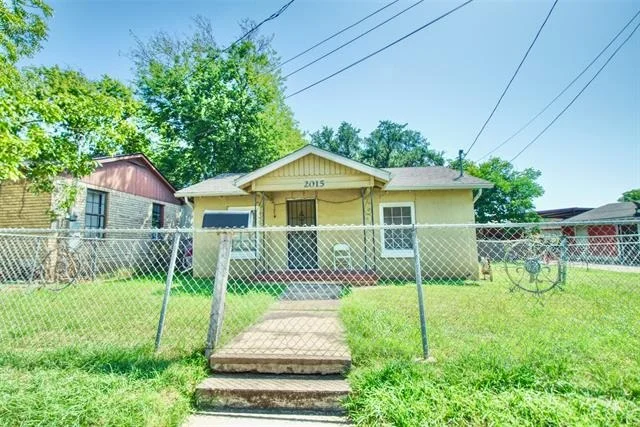 Unit for sale at 2015 N 12th Street, Waco, TX 76708