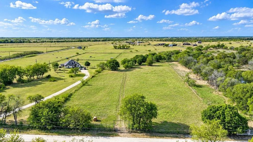 Unit for sale at 5744 NW CR 1270, Corsicana, TX 75110