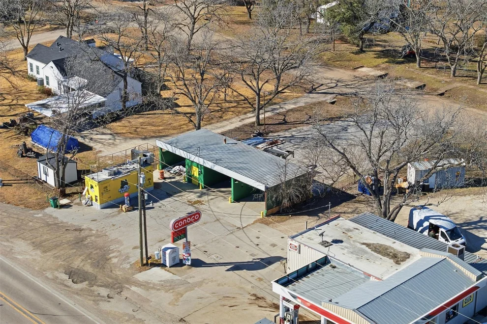 Unit for sale at 703 Avenue D, Moody, TX 76557