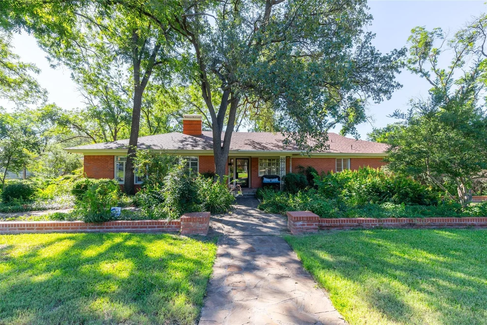 Unit for sale at 3765 Woodridge Drive, Abilene, TX 79605