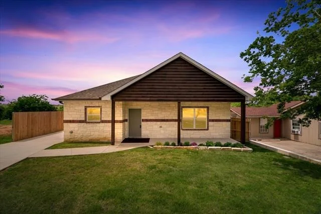 Unit for sale at 3105 N Pecan Street, Fort Worth, TX 76106