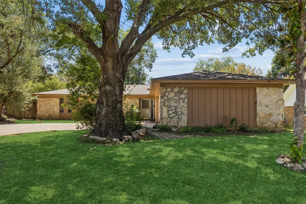 Unit for sale at 6153 Walla Avenue, Fort Worth, TX 76133
