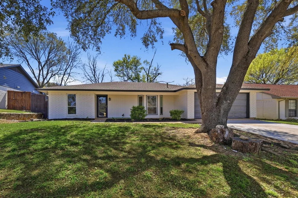 Unit for sale at 2211 Sierra Drive, Grapevine, TX 76051