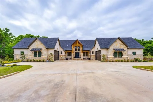 Unit for sale at 704 Palisades Drive, Gordonville, TX 76245