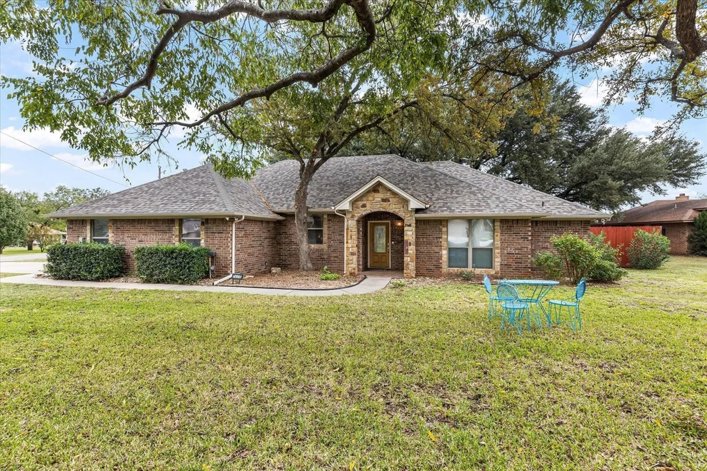 Unit for sale at 1609 CHEYENNE Trail, Granbury, TX 76048