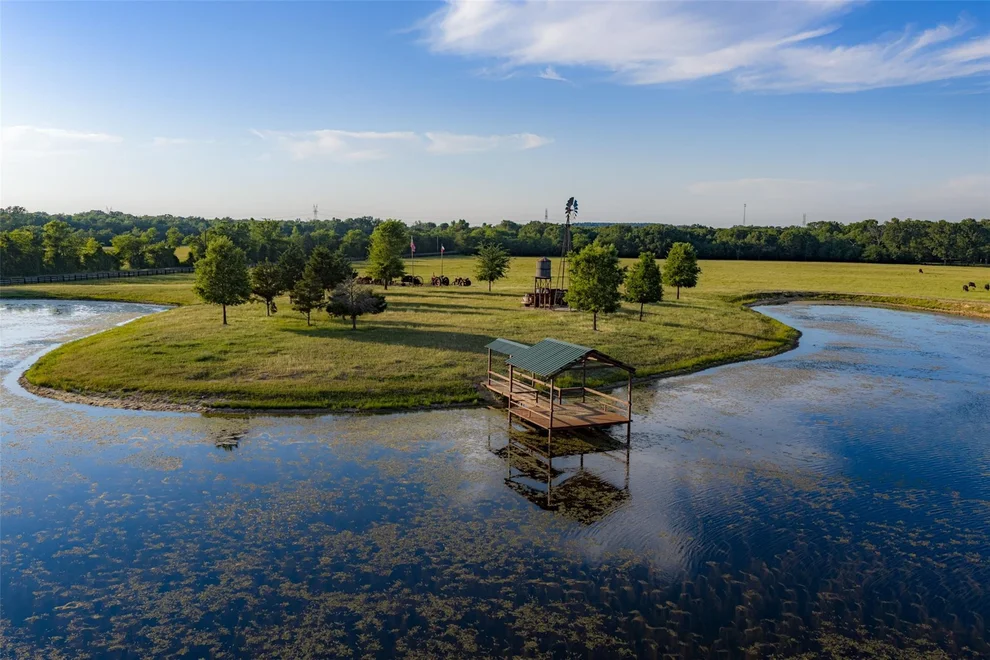 Unit for sale at 1423 Fm 1653, Ben Wheeler, TX 75754