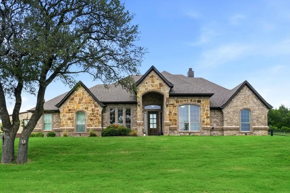 Unit for sale at 617 Bent Tree Lane, Weatherford, TX 76085