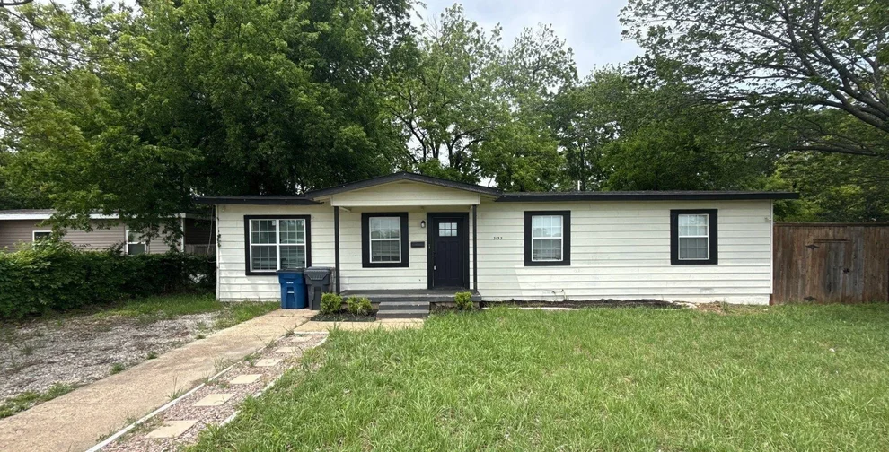 Unit for sale at 3155 E Ledbetter Drive, Dallas, TX 75216