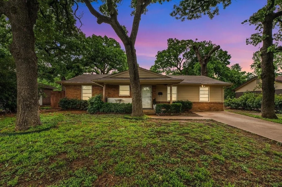 Unit for sale at 2244 Cambridge Drive, Irving, TX 75061