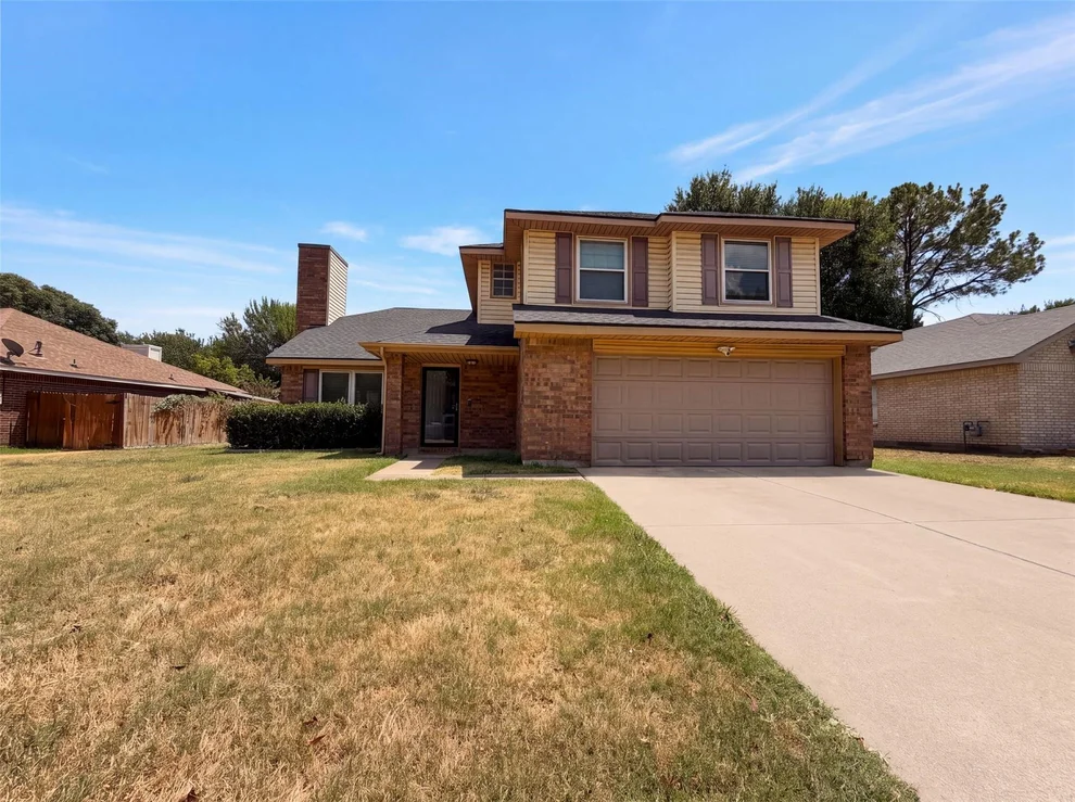 Unit for sale at 2831 Red Oak Drive, Grand Prairie, TX 75052