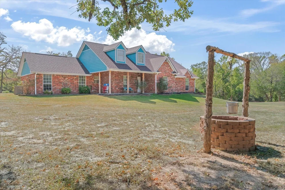 Unit for sale at 9217 Fm 1861, Eustace, TX 75124