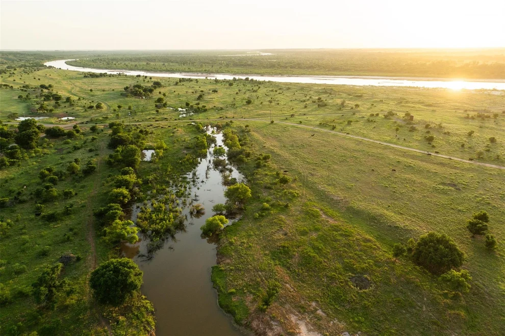 Unit for sale at 3396 River Bottom Rd, Burkburnett, TX 76354