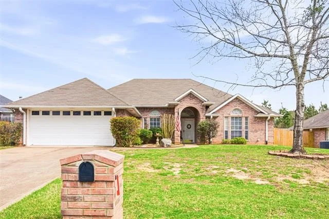 Unit for sale at 1818 Topaz Cove, Whitehouse, TX 75791