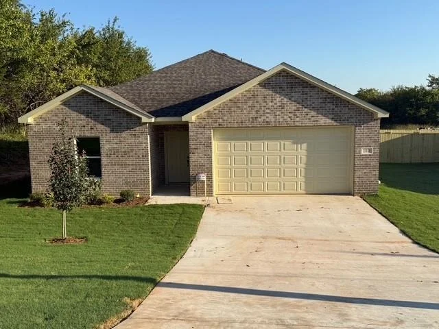 Unit for sale at 313 Garland Road, Bells, TX 75414
