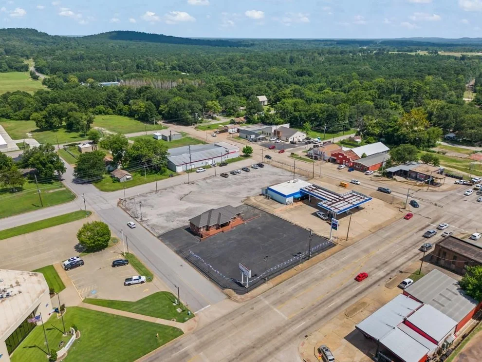 Unit for sale at 112 US Hwy 271, Gilmer, TX 75644