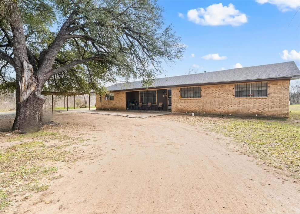 Unit for sale at 520 Quaid Street, Marlin, TX 76661