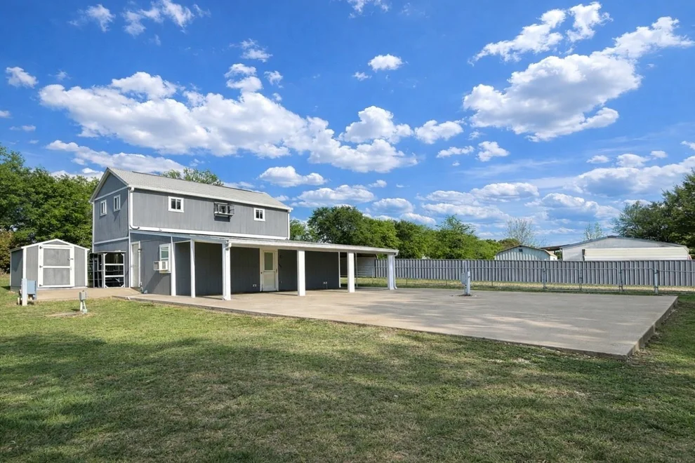 Unit for sale at 400 Comanche, Quitman, TX 75783