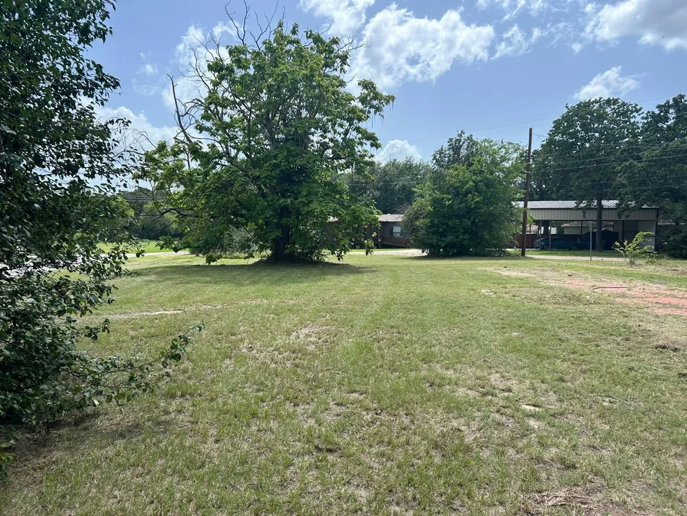 Unit for sale at 142 Boshart Way, Gun Barrel City, TX 75156