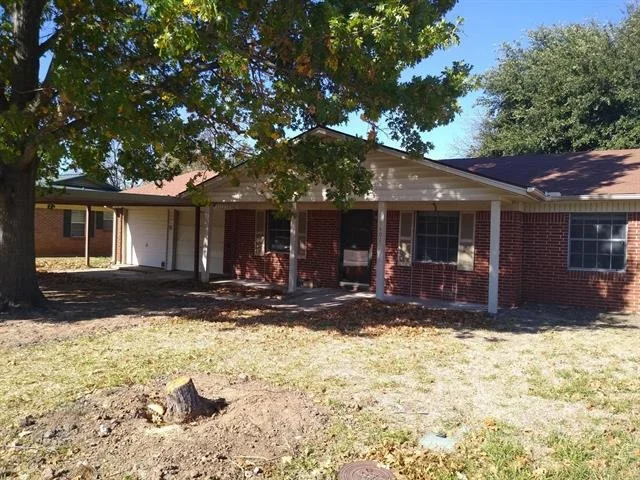 Unit for sale at 1401 21st Street, Mineral Wells, TX 76067