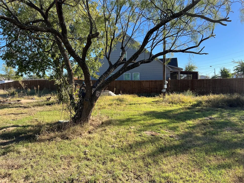 Unit for sale at 5601 Belaire Circle, Granbury, TX 76048
